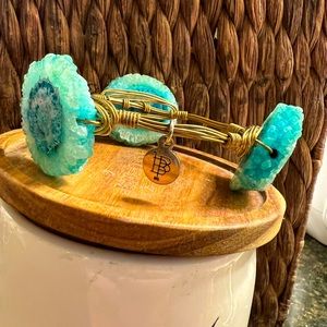 Used Bourbon and Boweties turquoise agate bracelet